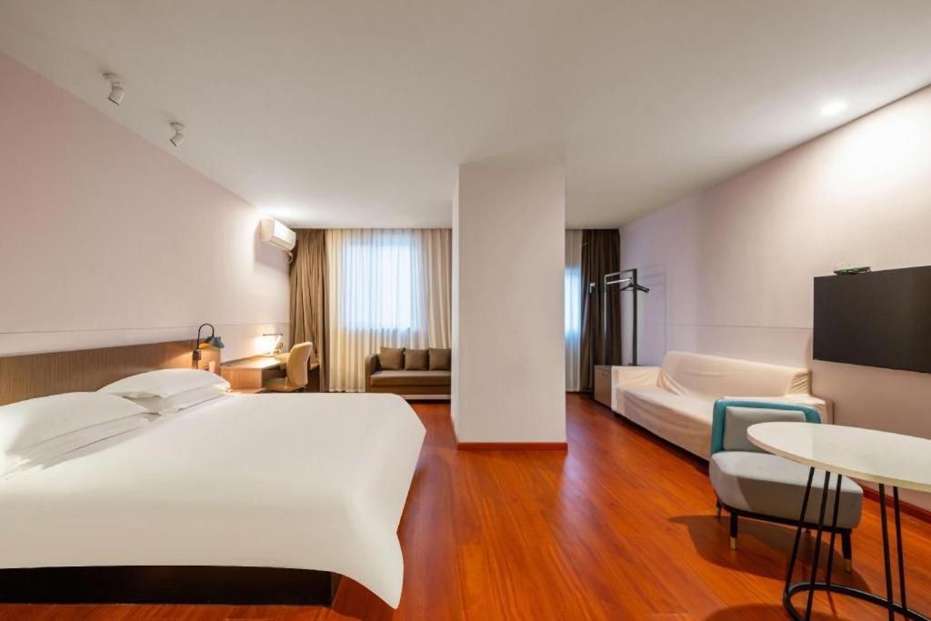 Magnotel Hotel Shanghai Railway Station Magnolia Plaza Exterior photo
