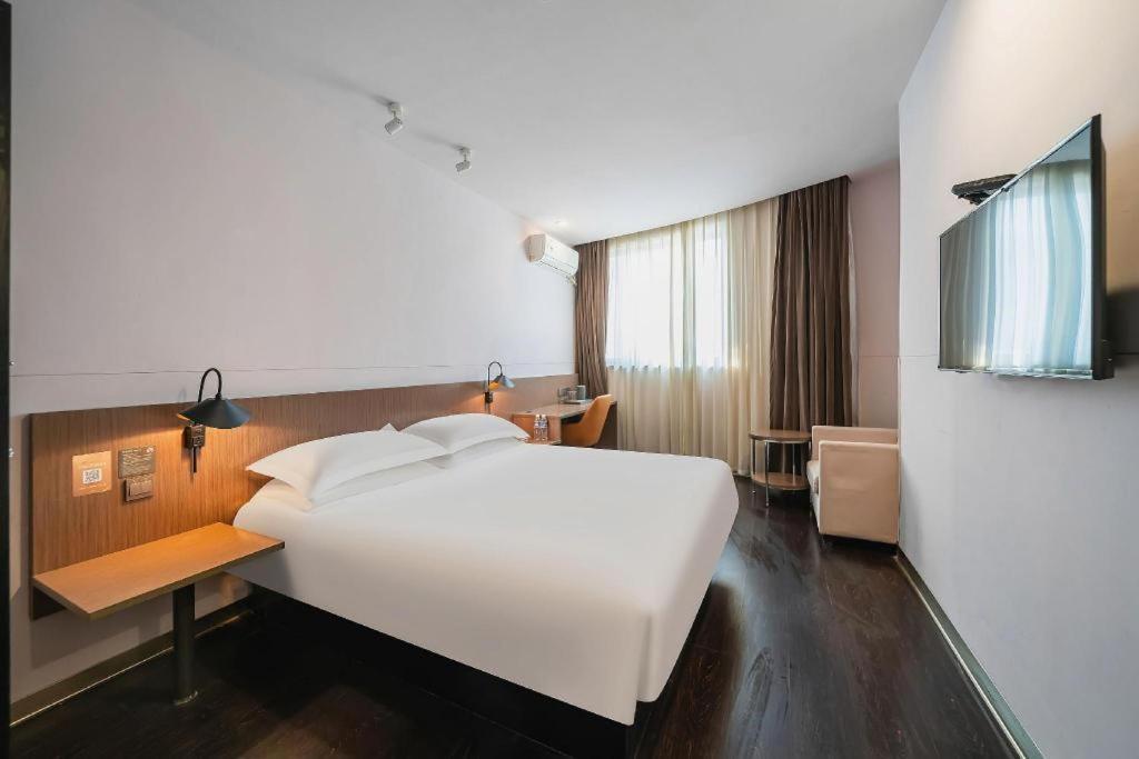 Magnotel Hotel Shanghai Railway Station Magnolia Plaza Exterior photo