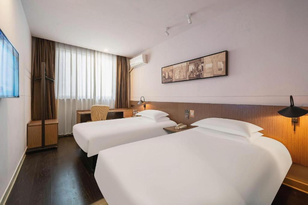 Magnotel Hotel Shanghai Railway Station Magnolia Plaza Exterior photo
